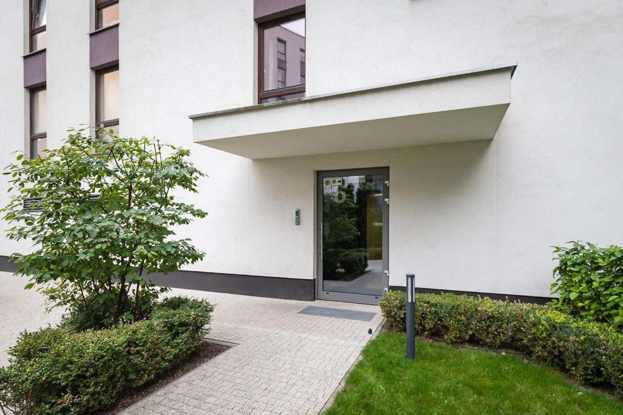 Burakowska 16 - Modern Apartment With Balcony Noclegi Renters Varşovia Exterior foto